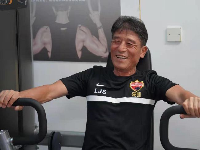 曼城中场菲利普斯将租借加盟尤文据《罗马体育报》报道称，尤文和曼城在敲定菲利普斯的交易细节。
